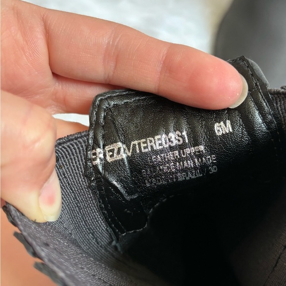 NEW Steve Madden Terezza Nubuck Booties - Picture 6 of 8